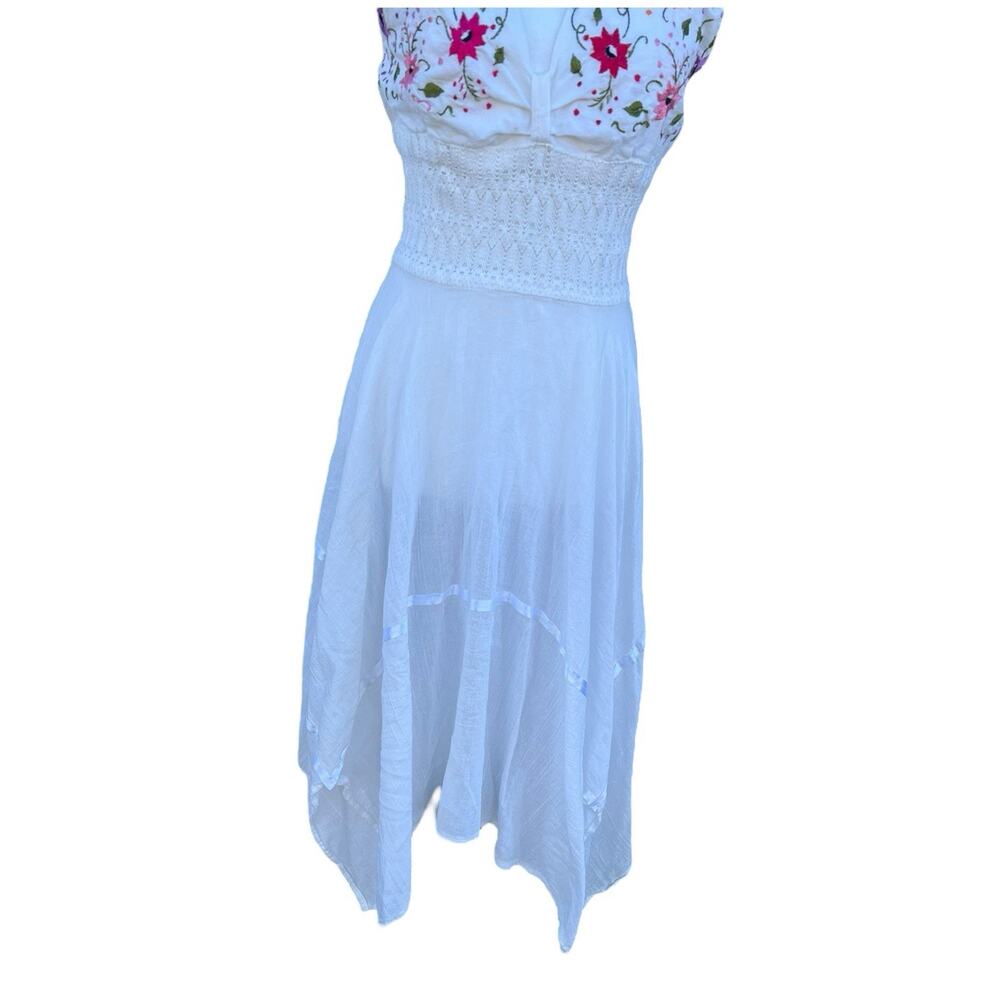 White Mexican Style Floral Embroidered Halter Dress Handkerchief Hem Size M - Picture 3 of 6